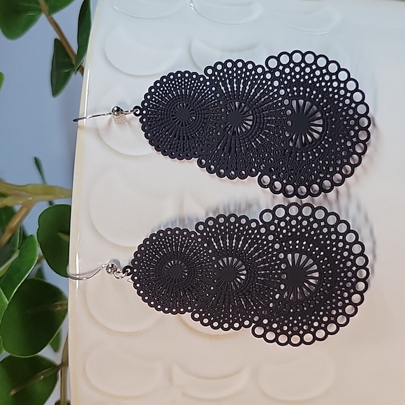 Jewelry - Intricate Cut Lace Style Drop Earrings, black